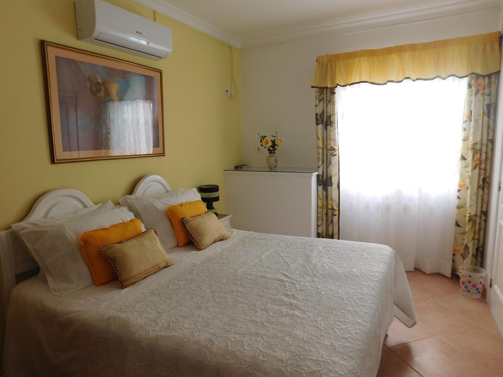 Dinas Guesthouse Лагуш Экстерьер фото