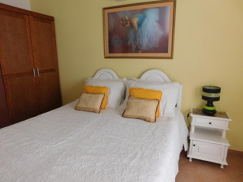Dinas Guesthouse Лагуш Экстерьер фото