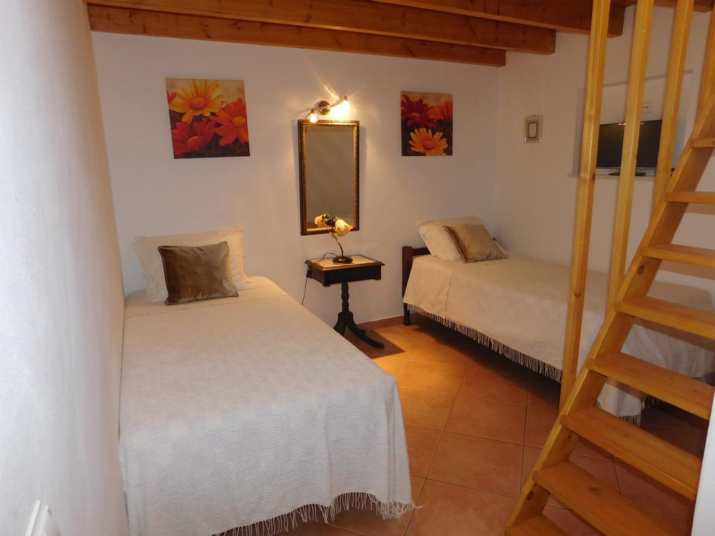 Dinas Guesthouse Лагуш Экстерьер фото