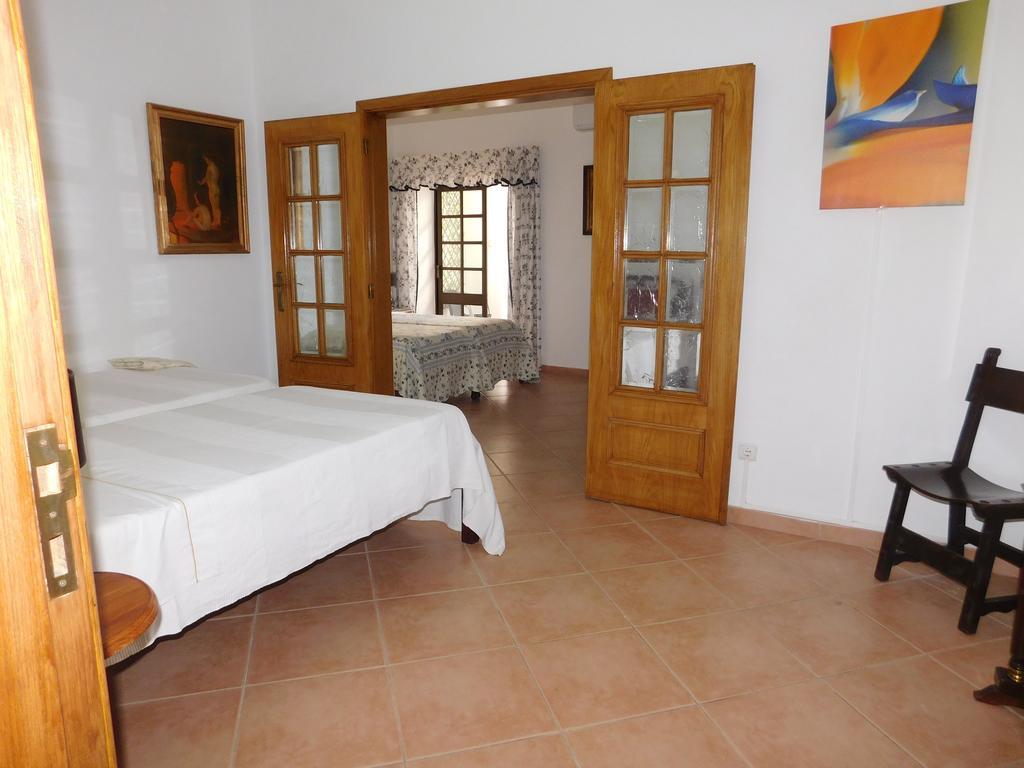 Dinas Guesthouse Лагуш Экстерьер фото
