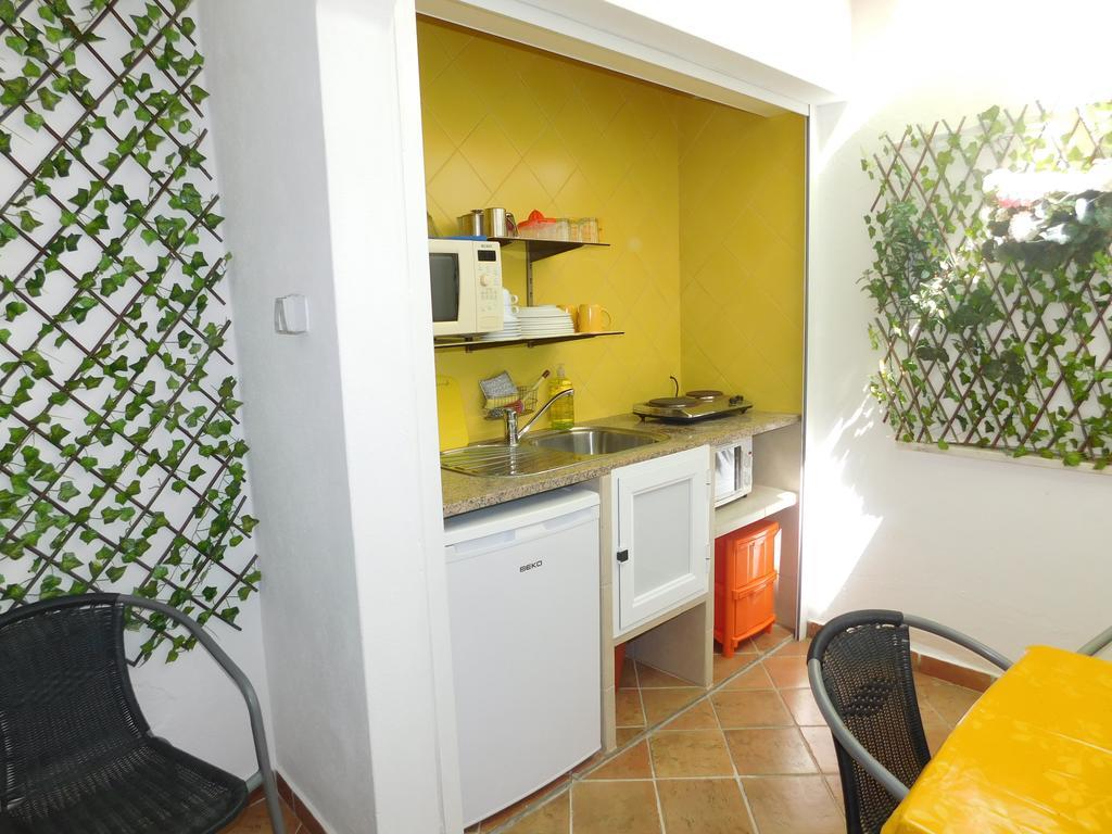 Dinas Guesthouse Лагуш Экстерьер фото