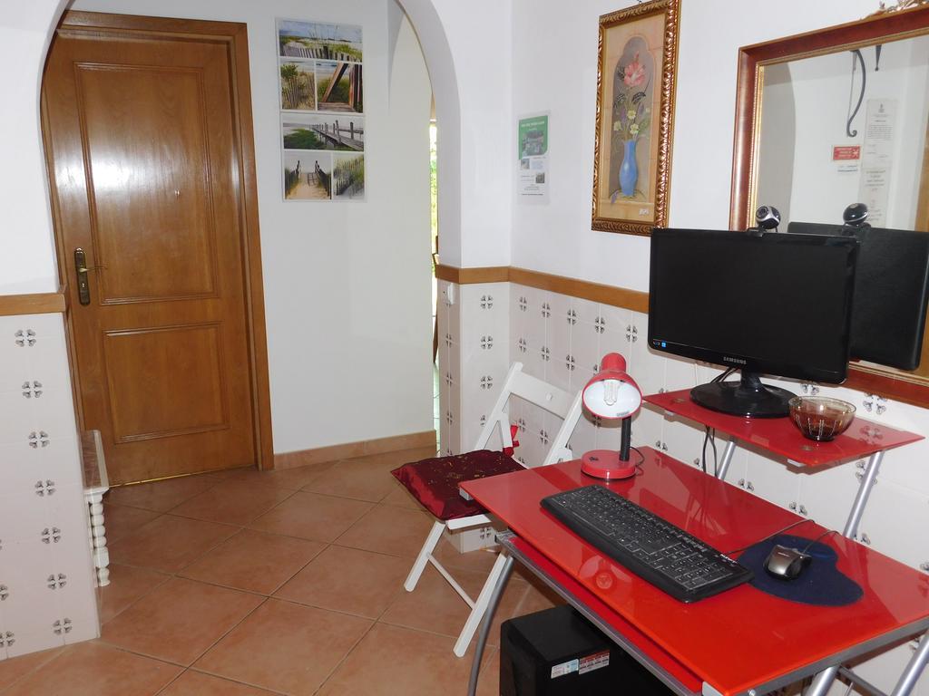 Dinas Guesthouse Лагуш Экстерьер фото