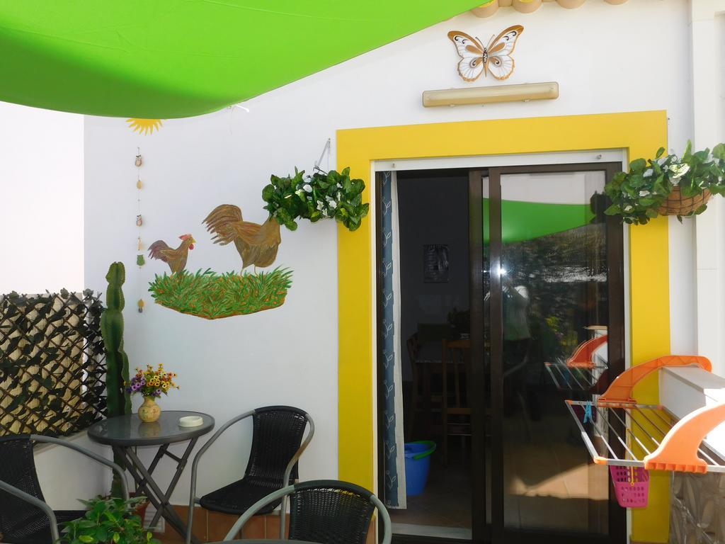Dinas Guesthouse Лагуш Экстерьер фото