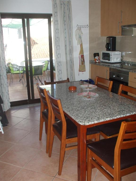 Dinas Guesthouse Лагуш Экстерьер фото